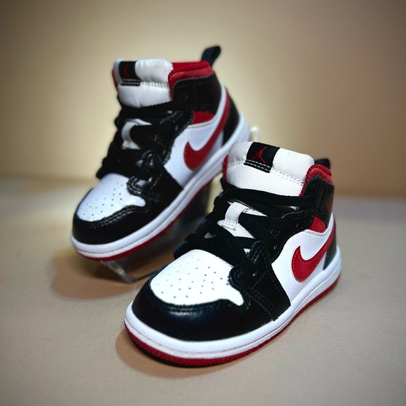 Jordan Retro 1 Mid Red Black White DS TD Size 7C - Picture 1 of 5